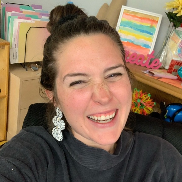 Meet your Posher, Danielle - Picture 6 of 6